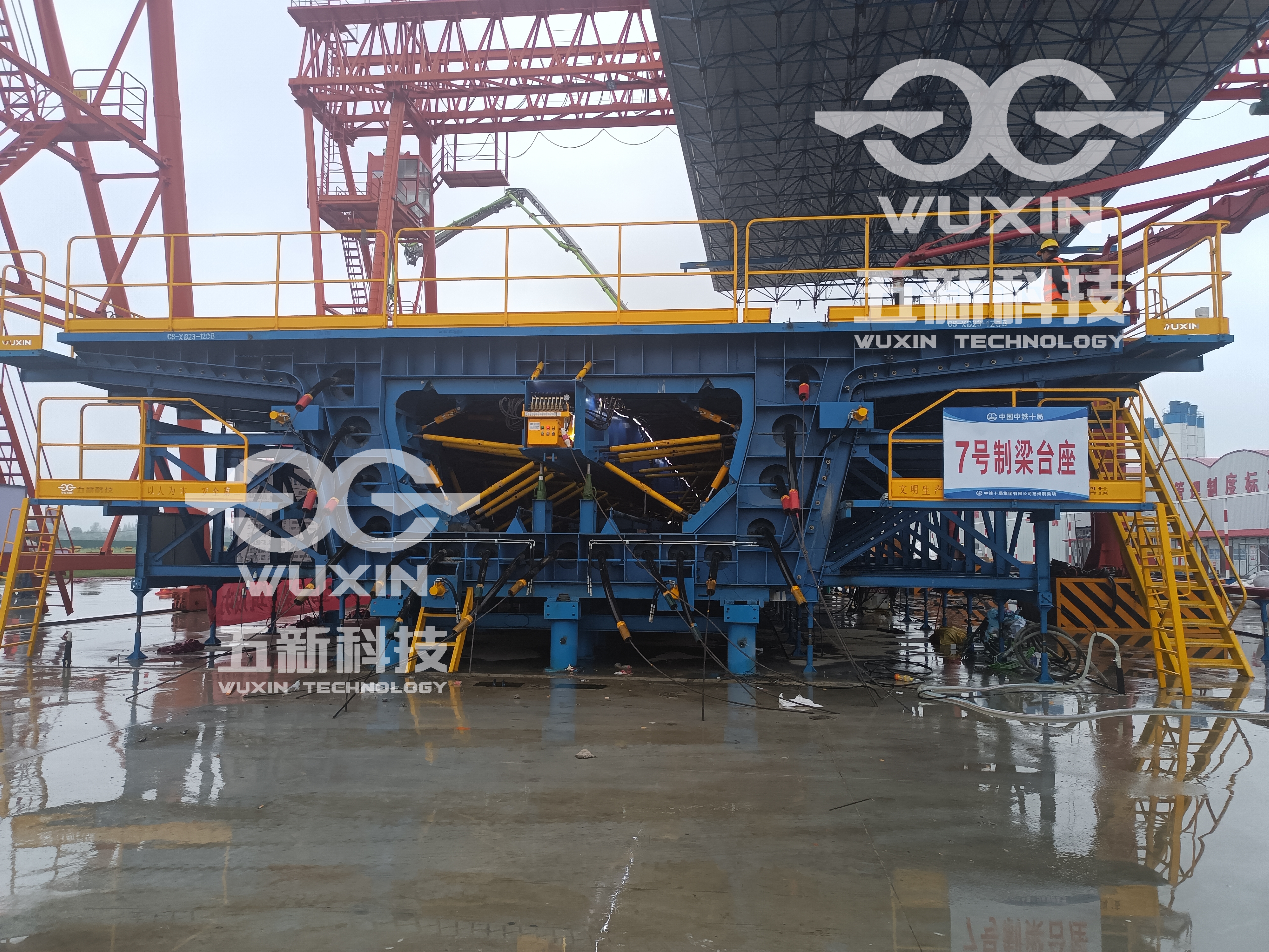 中鐵十局揚州制梁場首孔梁澆筑成功 (4)_副本.jpg